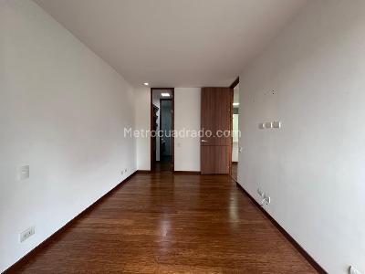 Apartamento de 1 alcoba en arriendo en El Tesoro, Medellín, 56 m² · foto 10 de 13