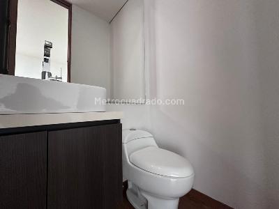 Apartamento de 1 alcoba en arriendo en El Tesoro, Medellín, 56 m² · foto 12 de 13