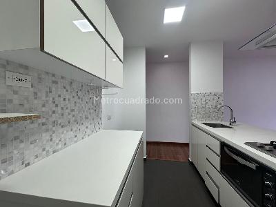 Apartamento de 1 alcoba en arriendo en El Tesoro, Medellín, 56 m² · foto 5 de 13