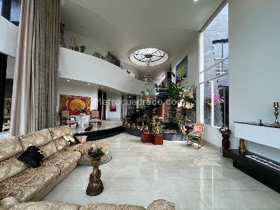Casa de 4 alcobas en venta en Envigado, Envigado, 1580 m² · foto 2 de 20