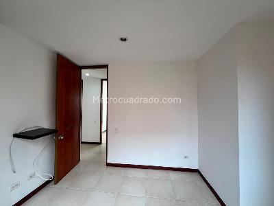 Apartamento de 3 alcobas en venta en El Poblado, Medellín, 95 m² · foto 13 de 17