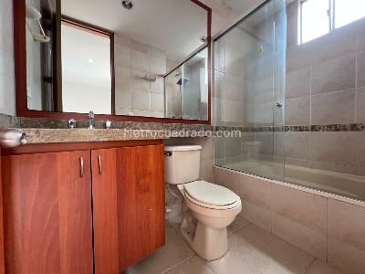 Apartamento de 3 alcobas en venta en El Poblado, Medellín, 95 m² · foto 17 de 17