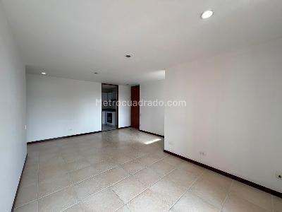 Apartamento de 3 alcobas en venta en El Poblado, Medellín, 95 m² · foto 3 de 17