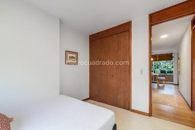 Apartamento de 2 alcobas en venta en El Poblado, Medellín, 73 m² · foto 11 de 13