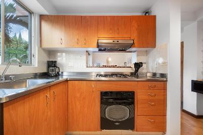 Apartamento de 2 alcobas en venta en El Poblado, Medellín, 73 m² · foto 7 de 13