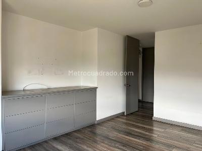 Apartamento de 2 alcobas en venta en El Poblado, Medellín, 142 m² · foto 12 de 15