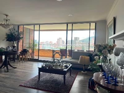 Apartamento de 2 alcobas en venta en El Poblado, Medellín, 142 m² · foto 2 de 15