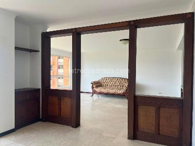Apartamento de 3 alcobas en venta en El Poblado, Medellín, 168 m² · foto 4 de 17
