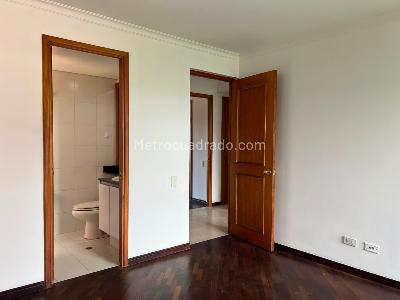 Apartamento de 3 alcobas en venta en El Poblado, Medellín, 168 m² · foto 7 de 17