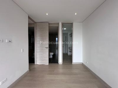 Apartamento de 2 alcobas en venta en El Poblado, Medellín, 61 m² · foto 12 de 19