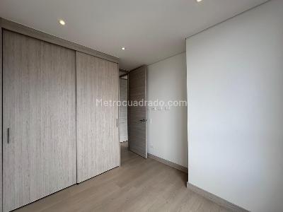 Apartamento de 2 alcobas en venta en El Poblado, Medellín, 61 m² · foto 14 de 19