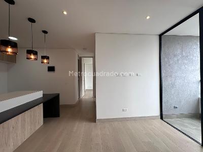 Apartamento de 2 alcobas en venta en El Poblado, Medellín, 61 m² · foto 2 de 19