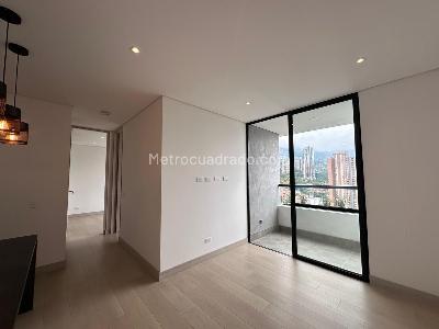 Apartamento de 2 alcobas en venta en El Poblado, Medellín, 61 m² · foto 5 de 19