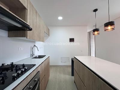 Apartamento de 2 alcobas en venta en El Poblado, Medellín, 61 m² · foto 7 de 19