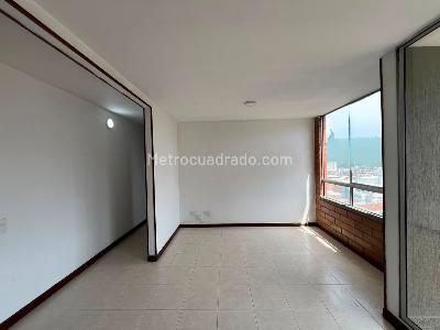 Apartamento en arriendo en El Poblado, Medellín · foto 2 de 13