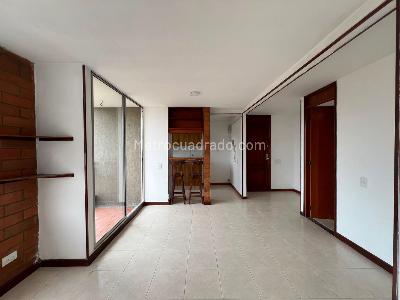 Apartamento en arriendo en El Poblado, Medellín · foto 3 de 13