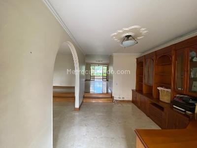 Apartamento de 3 alcobas en venta en El Poblado, Medellín, 254 m² · foto 4 de 16