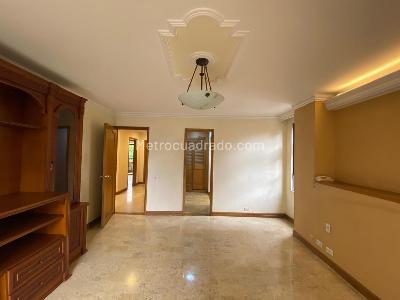 Apartamento de 3 alcobas en venta en El Poblado, Medellín, 254 m² · foto 5 de 16