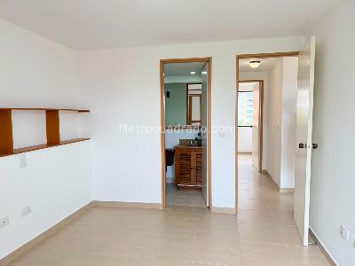 Apartamento de 2 alcobas en venta en El Poblado, Medellín, 86 m² · foto 12 de 15