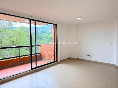 Apartamento de 2 alcobas en venta en El Poblado, Medellín, 86 m² · foto 2 de 15