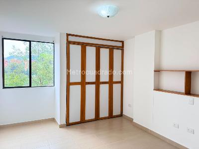 Apartamento de 2 alcobas en venta en El Poblado, Medellín, 86 m² · foto 9 de 15