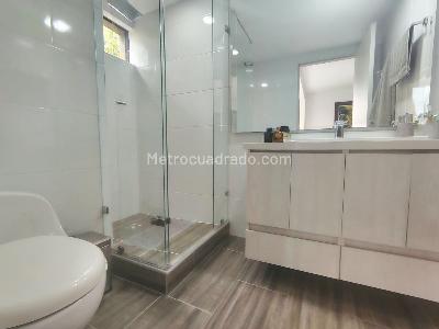 Apartamento de 3 alcobas en venta en El Poblado, Medellín, 128 m² · foto 17 de 19