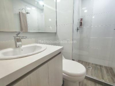 Apartamento de 3 alcobas en venta en El Poblado, Medellín, 128 m² · foto 18 de 19