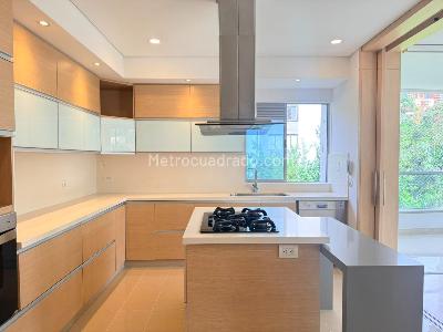 Apartamento en venta en El Poblado, Medellín · foto 10 de 19