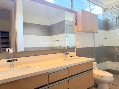 Apartamento en venta en El Poblado, Medellín · foto 18 de 19