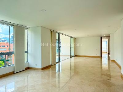 Apartamento en venta en El Poblado, Medellín · foto 5 de 19