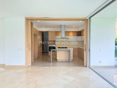 Apartamento en venta en El Poblado, Medellín · foto 6 de 19