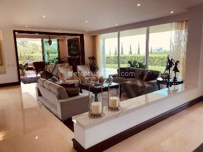 Casa de 4 alcobas en venta en El Poblado, Medellín, 1633 m² · foto 2 de 14