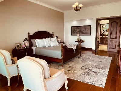 Casa de 4 alcobas en venta en El Poblado, Medellín, 1633 m² · foto 8 de 14