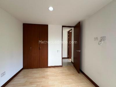 Apartamento de 2 alcobas en arriendo en El Poblado, Medellín, 64 m² · foto 11 de 14