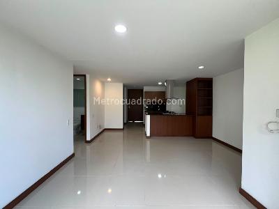 Apartamento de 2 alcobas en arriendo en El Poblado, Medellín, 64 m² · foto 2 de 14