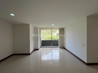 Apartamento de 2 alcobas en arriendo en El Poblado, Medellín, 64 m² · foto 3 de 14