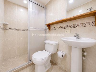 Apartamento de 3 alcobas en arriendo en El Poblado, Medellín, 63 m² · foto 11 de 12