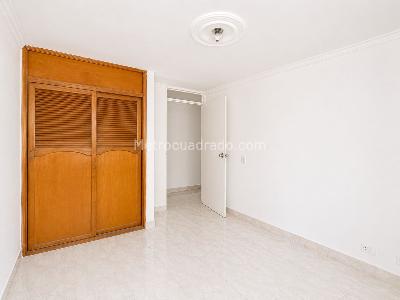 Apartamento de 3 alcobas en arriendo en El Poblado, Medellín, 63 m² · foto 5 de 12