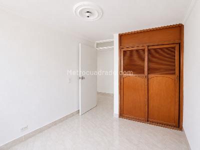 Apartamento de 3 alcobas en arriendo en El Poblado, Medellín, 63 m² · foto 6 de 12