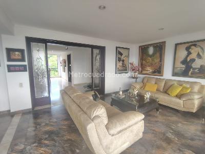 Apartamento de 3 alcobas en venta en Los Balsos, Medellín, 215 m² · foto 2 de 18
