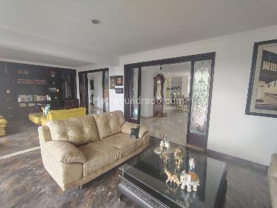 Apartamento de 3 alcobas en venta en Los Balsos, Medellín, 215 m² · foto 4 de 18