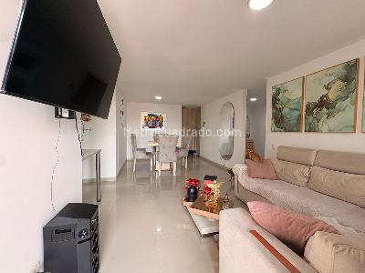 Apartamento de 3 alcobas en venta en Sabaneta, Sabaneta, 84 m² · foto 2 de 16