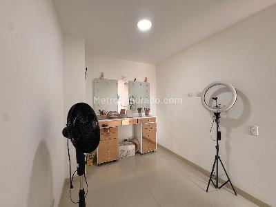 Apartamento de 3 alcobas en venta en Sabaneta, Sabaneta, 84 m² · foto 8 de 16