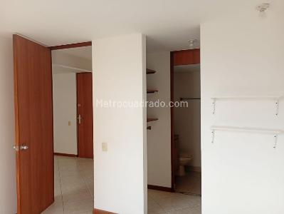 Apartamento en venta en El Poblado, Medellín · foto 10 de 13