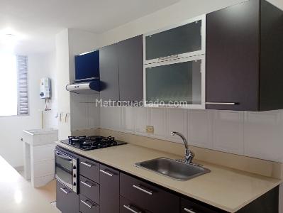 Apartamento en venta en El Poblado, Medellín · foto 6 de 13