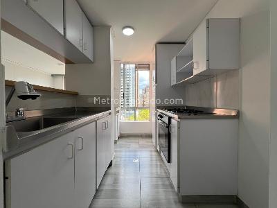 Apartamento en arriendo en El Poblado, Medellín · foto 4 de 12
