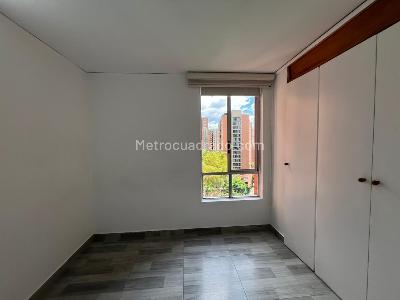 Apartamento en arriendo en El Poblado, Medellín · foto 7 de 12