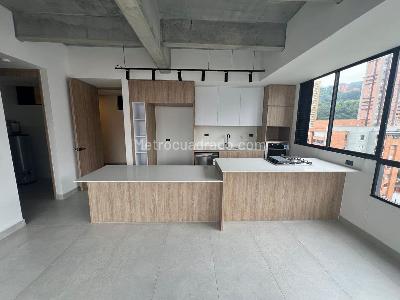 Apartamento en venta en El Poblado, Medellín · foto 2 de 12