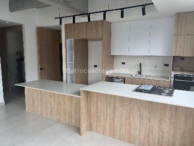 Apartamento en venta en El Poblado, Medellín · foto 3 de 12