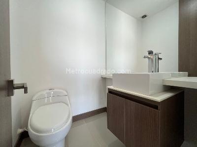 Apartamento de 3 alcobas en venta en Castropol, Medellín, 120 m² · foto 17 de 18